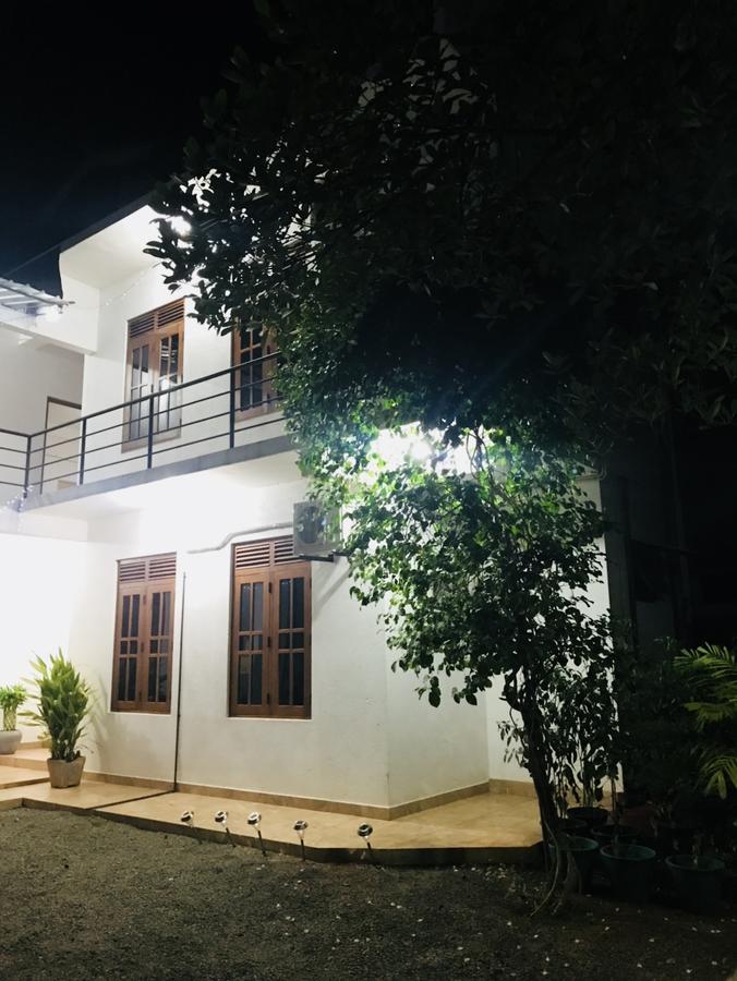 Emarald Holiday Homes Анурадхапура Екстериор снимка